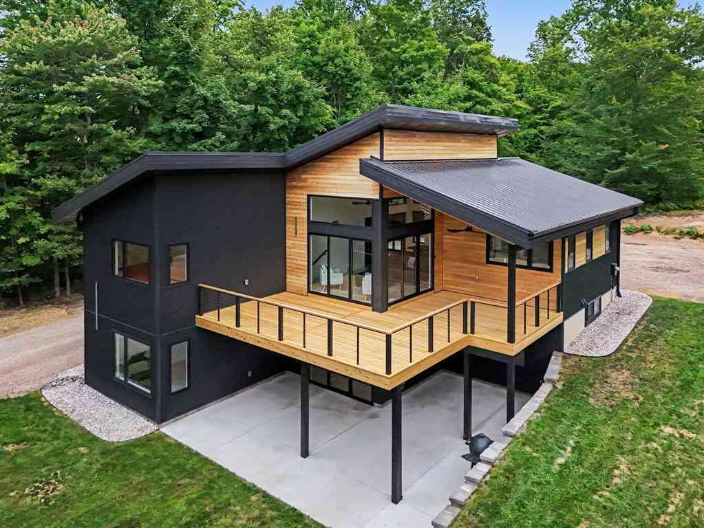 Homes For Sale - 5228 Hanna Road <br/> Williamsburg, MI 49690