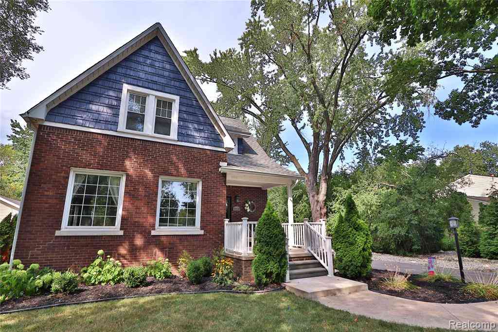 Homes For Sale - 9808 Byromar Lane <br/> Grosse Ile, MI 48138