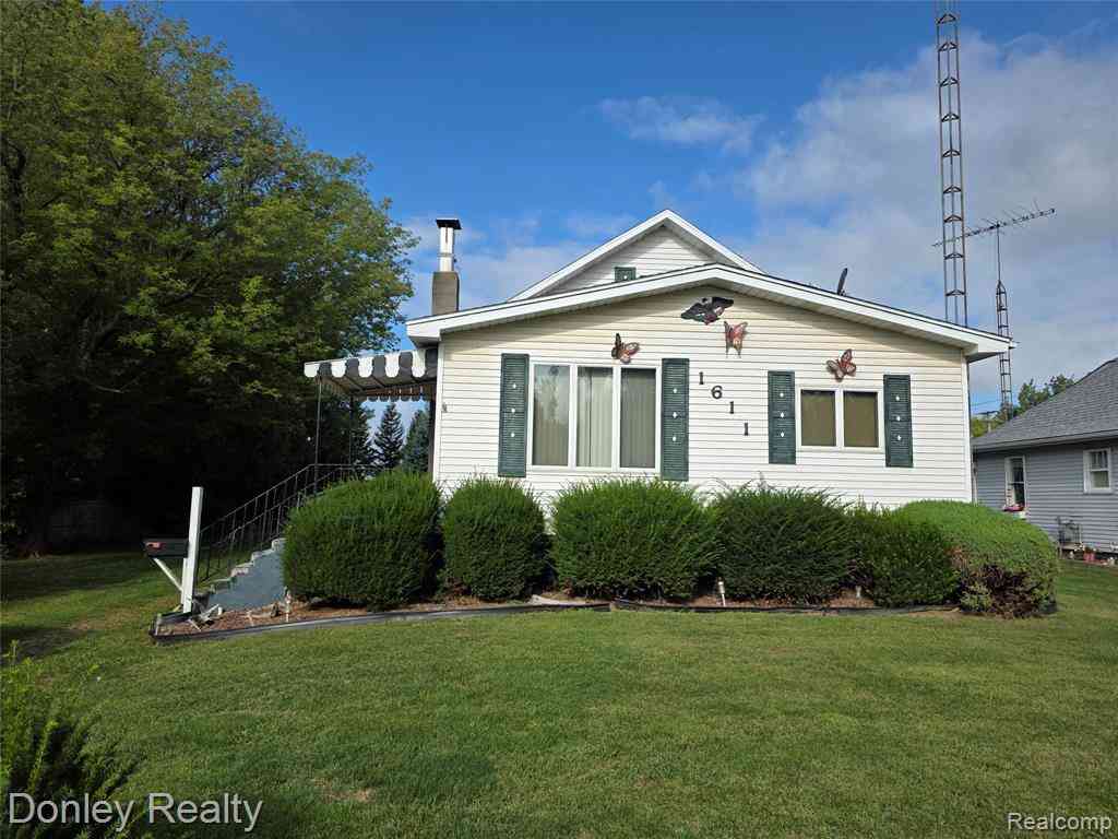 Homes For Sale - 1611 Van Dyke Road <br/> Sanilac County, Decker, MI 48426