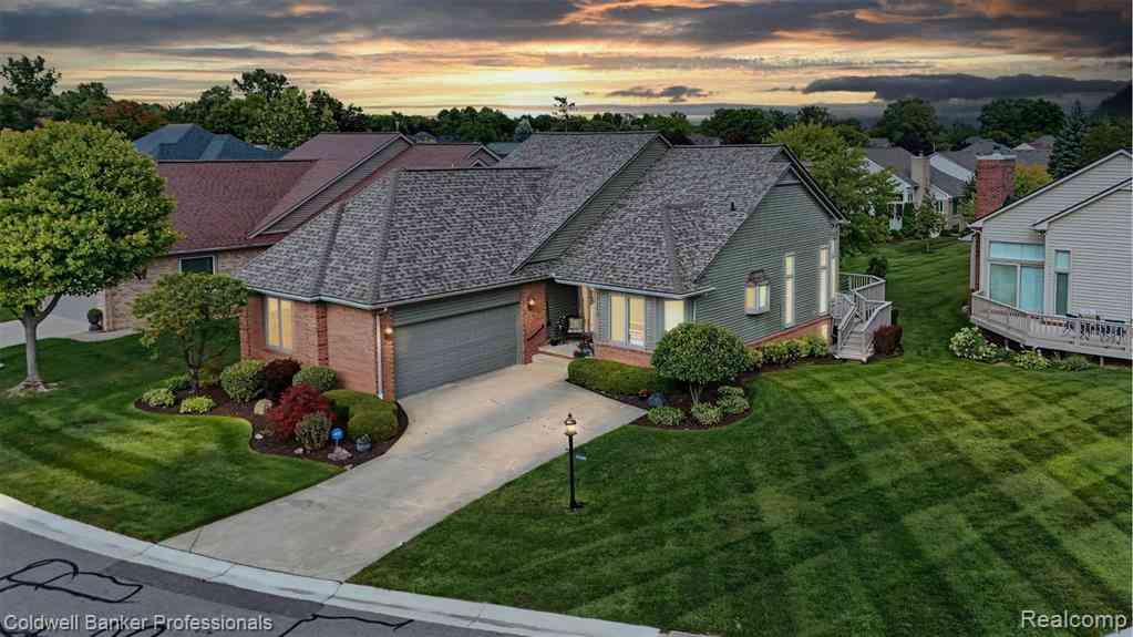 Condo For Sale - 57140 Copper Creek Drive W W<br/> Washington, MI 48094