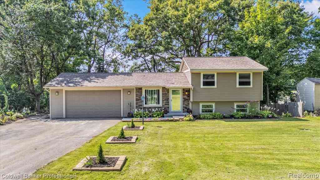 Homes For Sale - 5969 N Bay  <br/> Clarkston, MI 48346