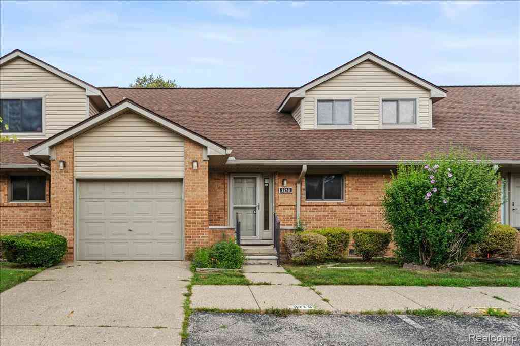 Condo For Sale - 3719 Old Creek Road <br/> Troy, MI 48084