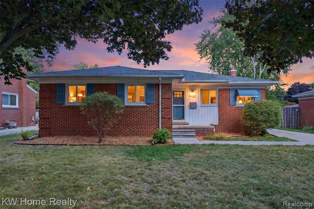 Homes For Sale - 22934 Warner Street <br/> Oakland County, Farmington, MI 48336