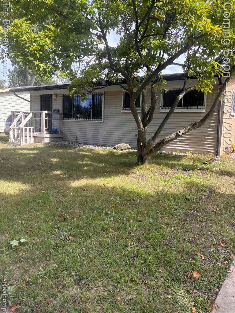 Homes For Sale - 5916 Susan Street <br/> Genesee County, Flint, MI 48505