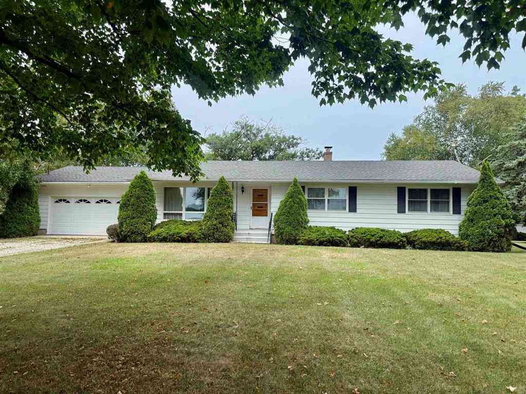 Homes For Sale - 3509 E Saint Charles Road <br/> Ithaca, MI 48847