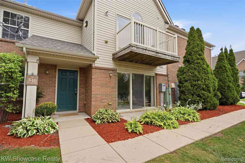 Condo For Sale - 340 Brookfield Drive <br/> Wayne County, Westland, MI 48185