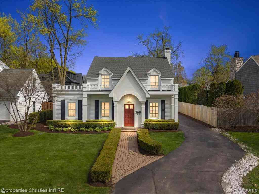 Homes For Rent - 1900 Fairview Street <br/> Birmingham, MI 48009