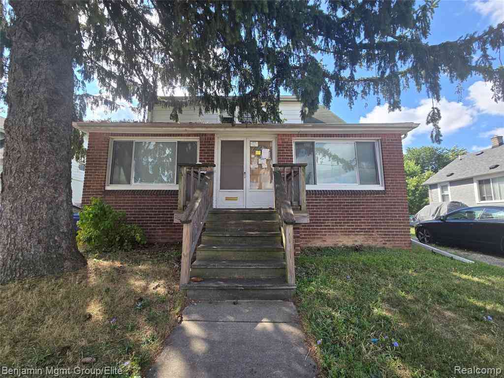 Homes For Sale - 16504 E 10 Mile Road <br/> Eastpointe, MI 48021