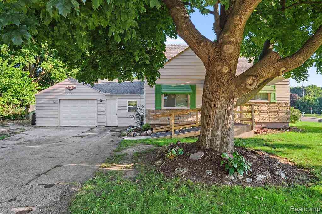 Homes For Sale - 1210 Simca Street <br/> Genesee County, Flint, MI 48507