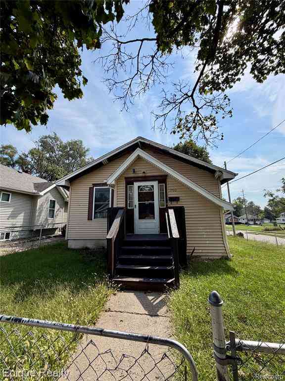 Homes For Sale - 1700 Delaware Avenue <br/> Flint, MI 48506