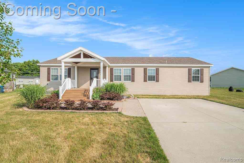 Homes For Sale - 5191 Sheffield Drive <br/> Oakland County, Holly, MI 48442