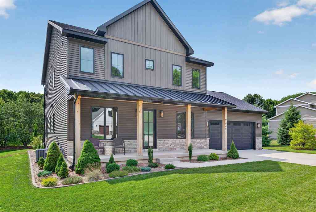 Homes For Sale - 9336 E Summerfield Drive <br/> Leelanau County, Traverse City, MI 49684