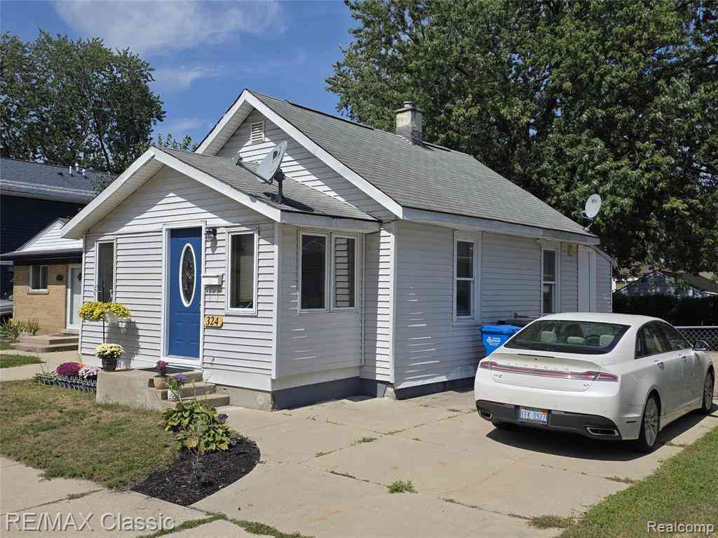 Homes For Sale - 324 W Hudson Avenue <br/> Oakland County, Madison Heights, MI 48071