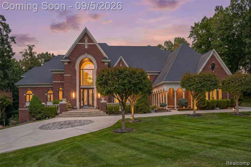 Homes For Sale - 2785 Cranbrook Ridge Court <br/> Oakland County, Rochester, MI 48306