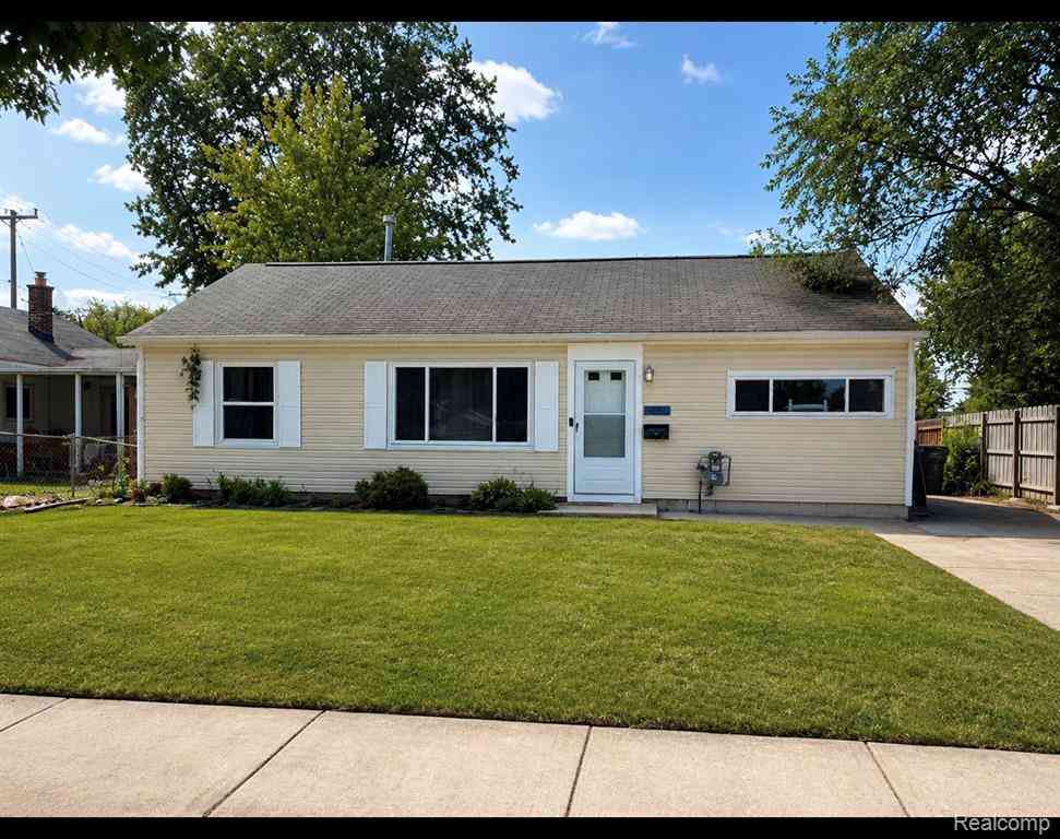 Homes For Sale - 26511 Lehner Street <br/> Roseville, MI 48066