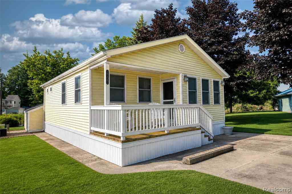 Homes For Sale - 7122 Ben Franklin Drive <br/> Sanilac County, Lexington, MI 48450