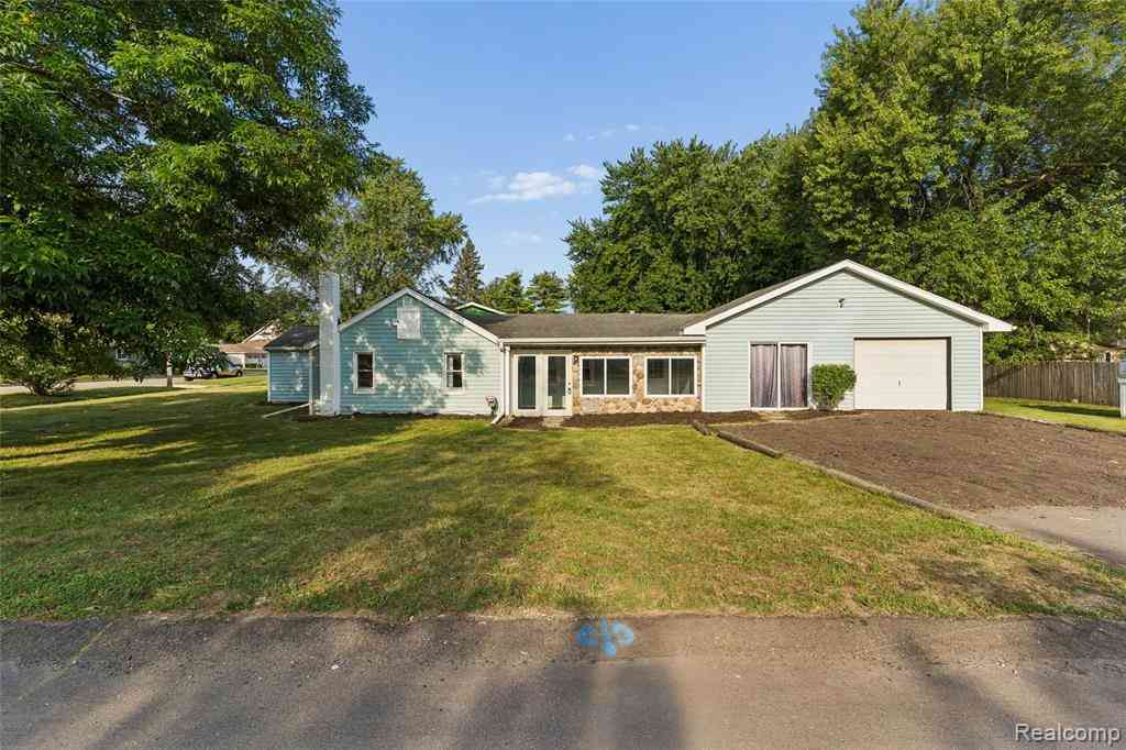Homes For Sale - 413 5th Street <br/> Genesee County, Fenton, MI 48430