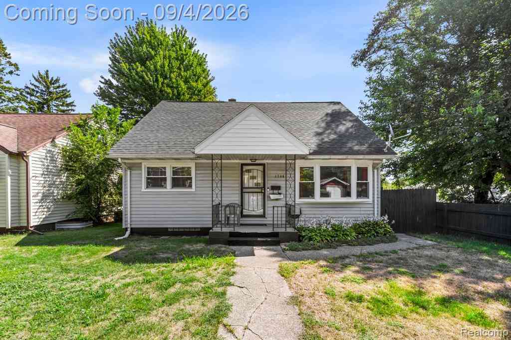 Homes For Sale - 1768 Hudson Street <br/> Muskegon, MI 49441