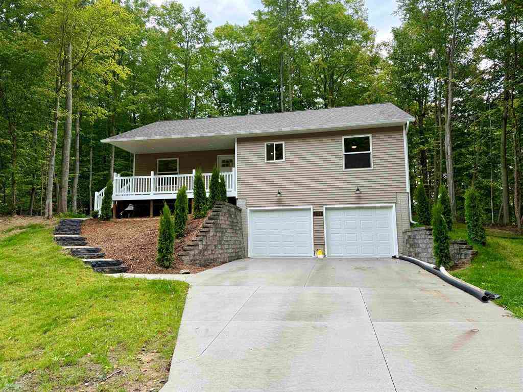 Homes For Sale - 1136 Birmley Estates Drive <br/> Traverse City, MI 49696