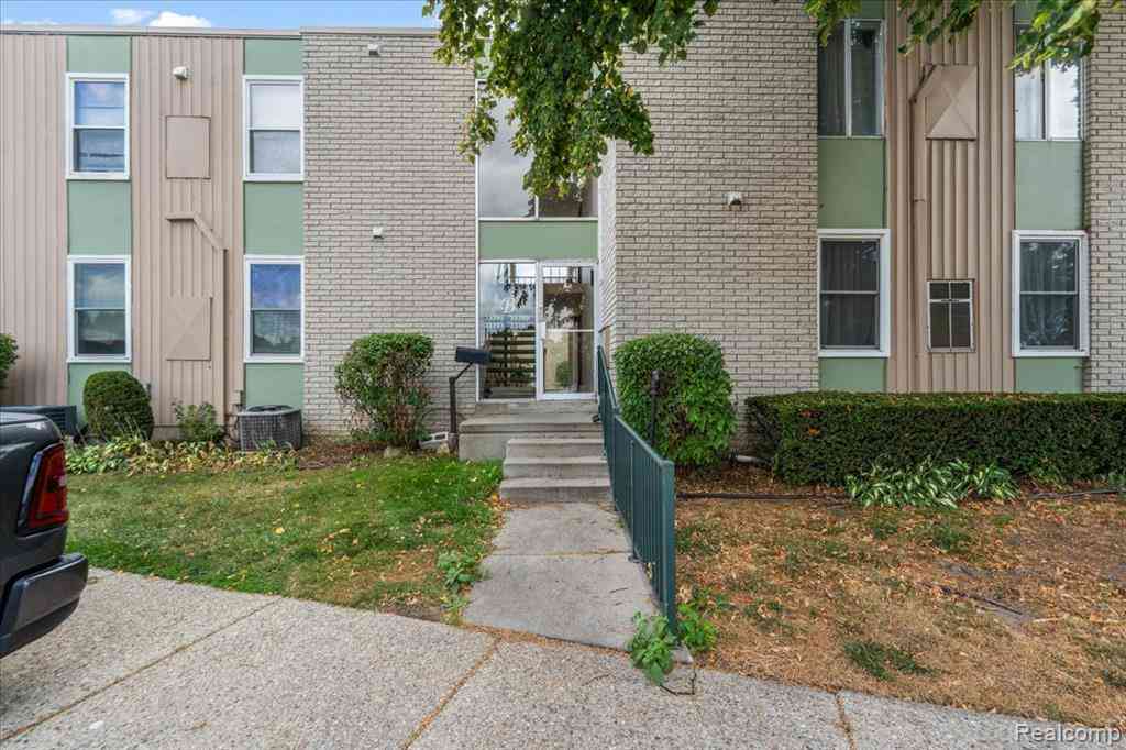 Condo For Sale - 33397 Fargo Street <br/> Wayne County, Livonia, MI 48152
