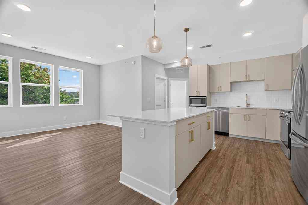 Condo For Sale - 1109 S Carver Street <br/> Traverse City, MI 49686