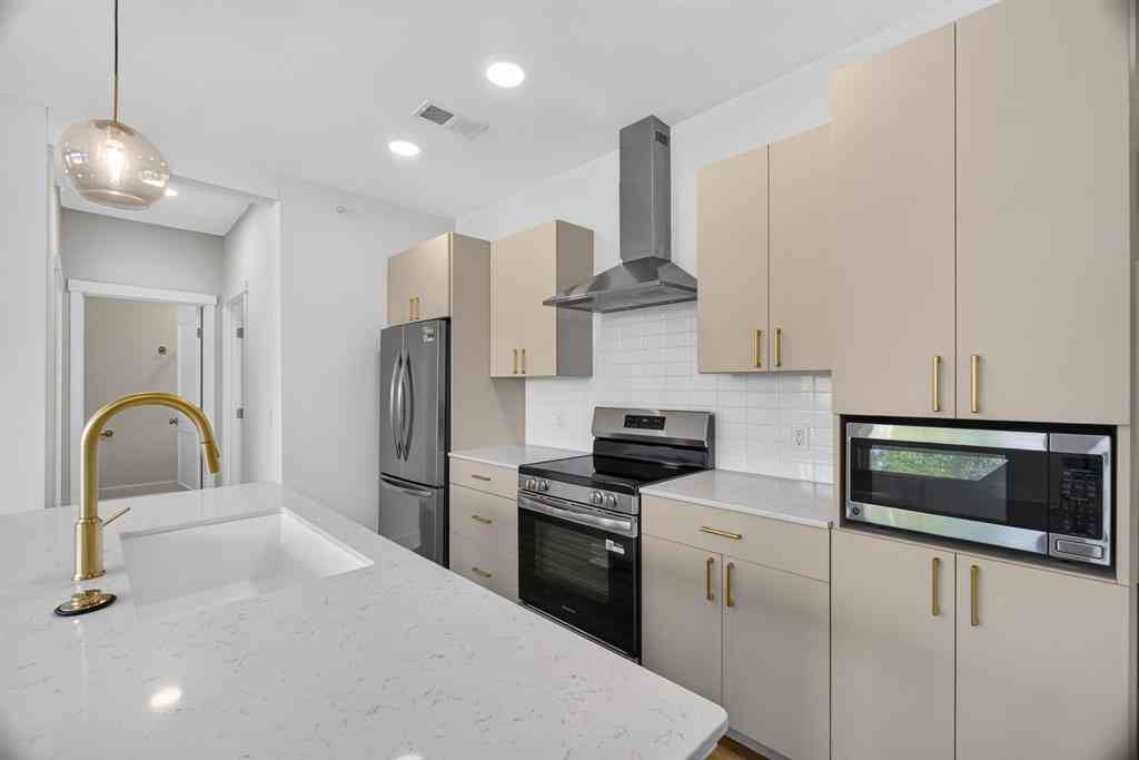 Condo For Sale - 1109 S Carver Street <br/> Traverse City, MI 49686