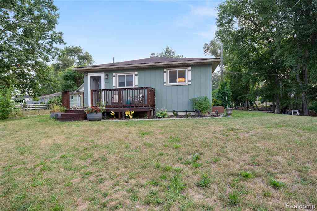 Homes For Sale - 9303 Beechcrest Street <br/> Oakland County, White Lake, MI 48386