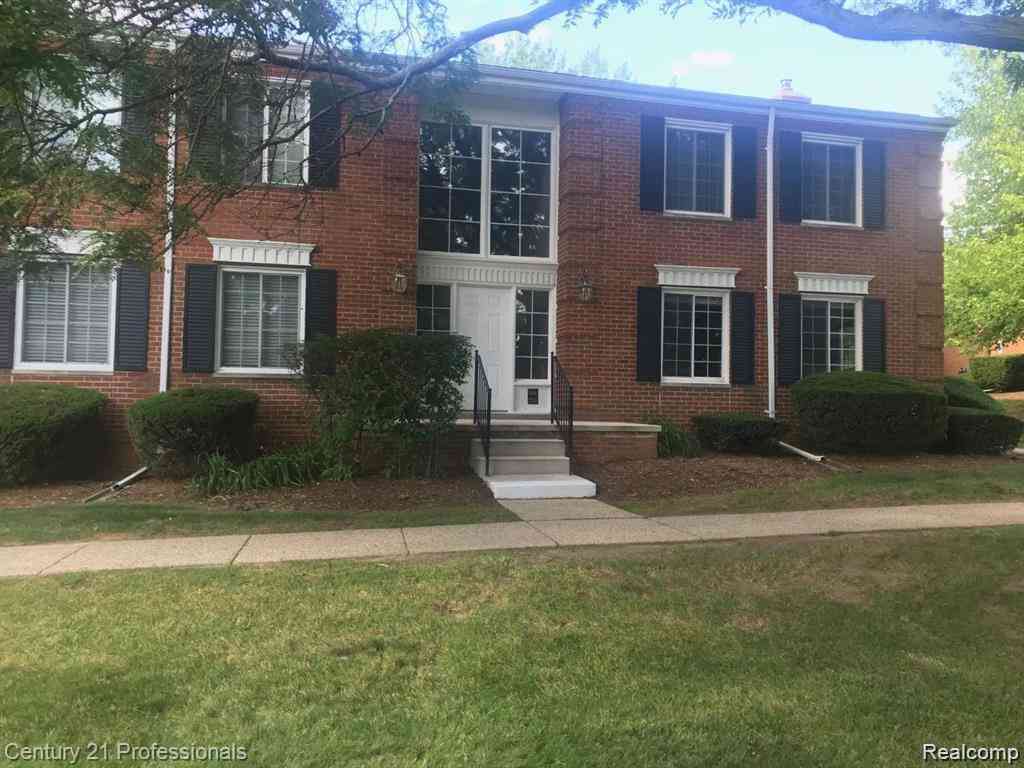 Condo For Rent - 766 E Fox Hills Drive  #152<br/> Bloomfield Hills, MI 48304