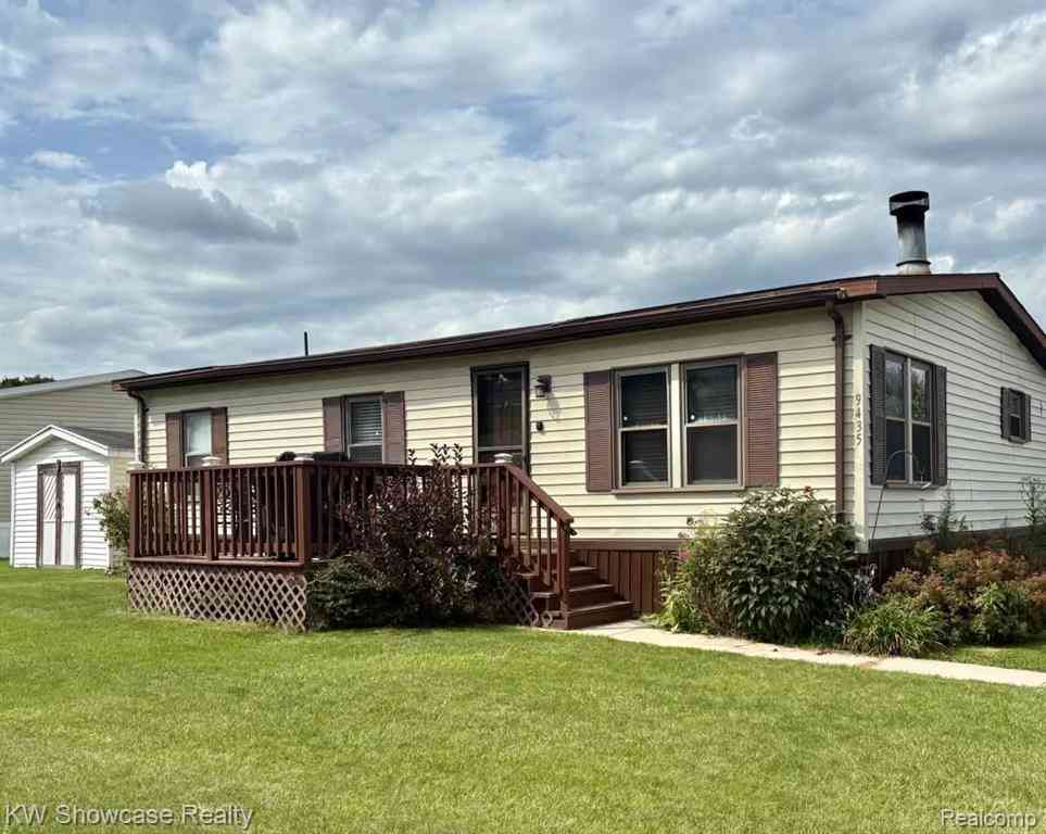 Homes For Sale - 9435 Hunter Rills Road <br/> Livingston County, Fenton, MI 48430