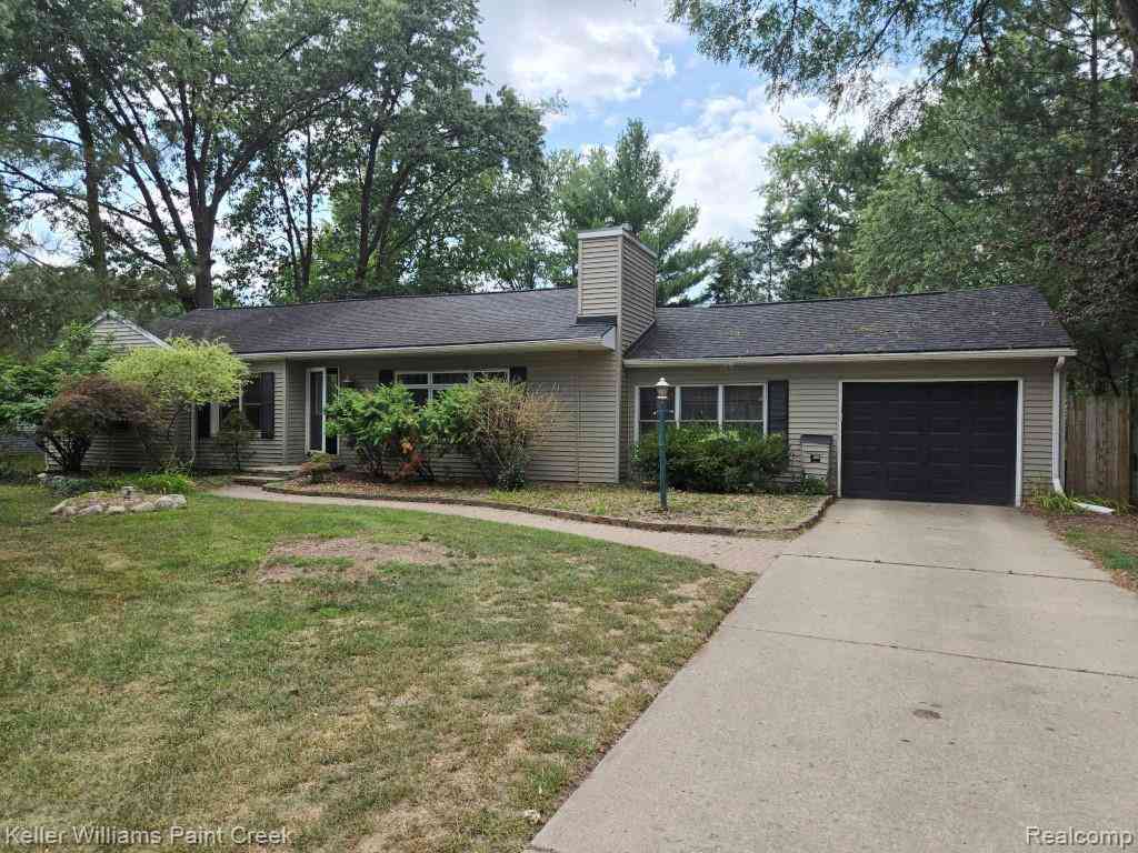 Homes For Sale - 2438 Archdale  <br/> Oakland County, West Bloomfield, MI 48324