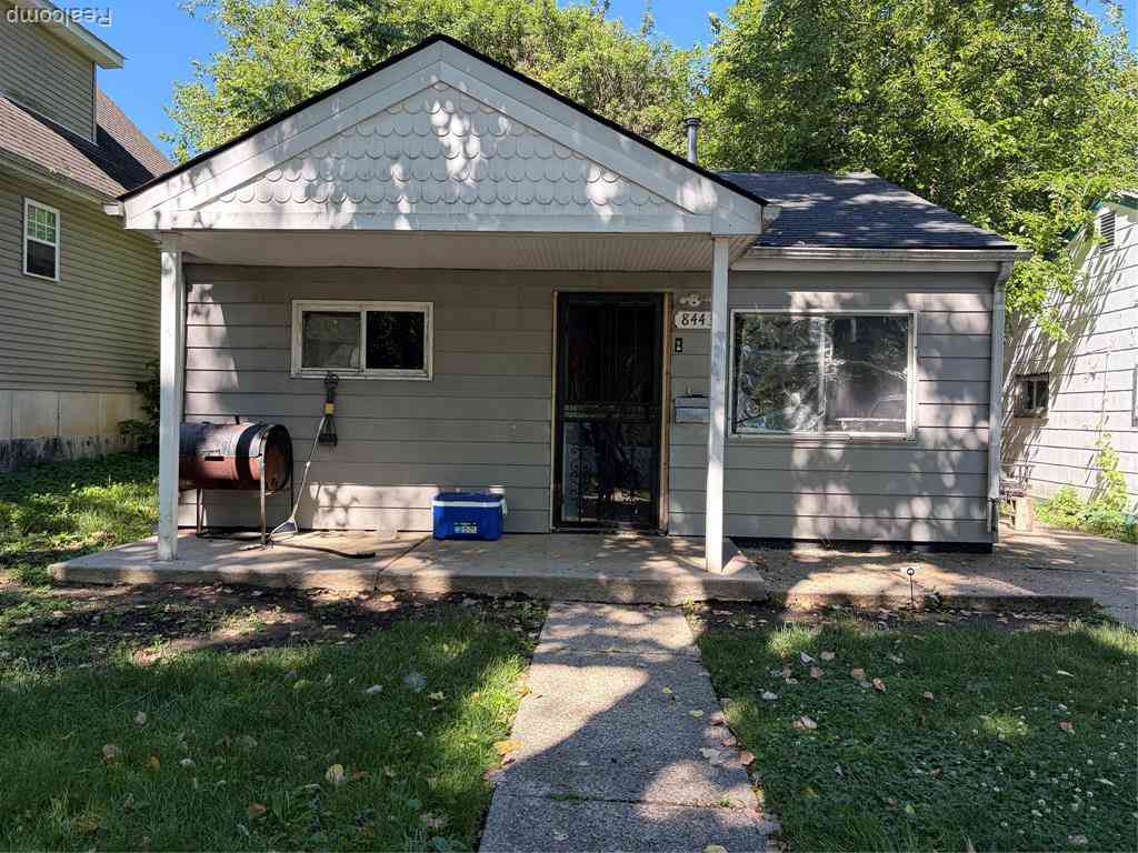 Homes For Sale - 8443 Mettetal Street <br/> Detroit, MI 48228