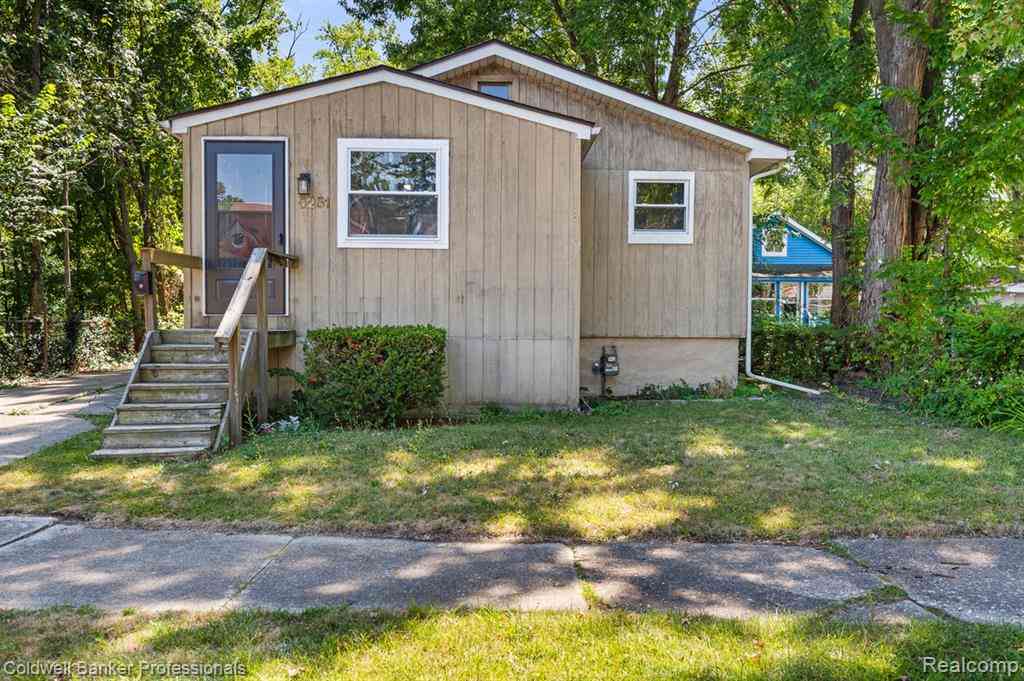 Homes For Sale - 5251 Gateshead Street <br/> Grosse Pointe, MI 48236