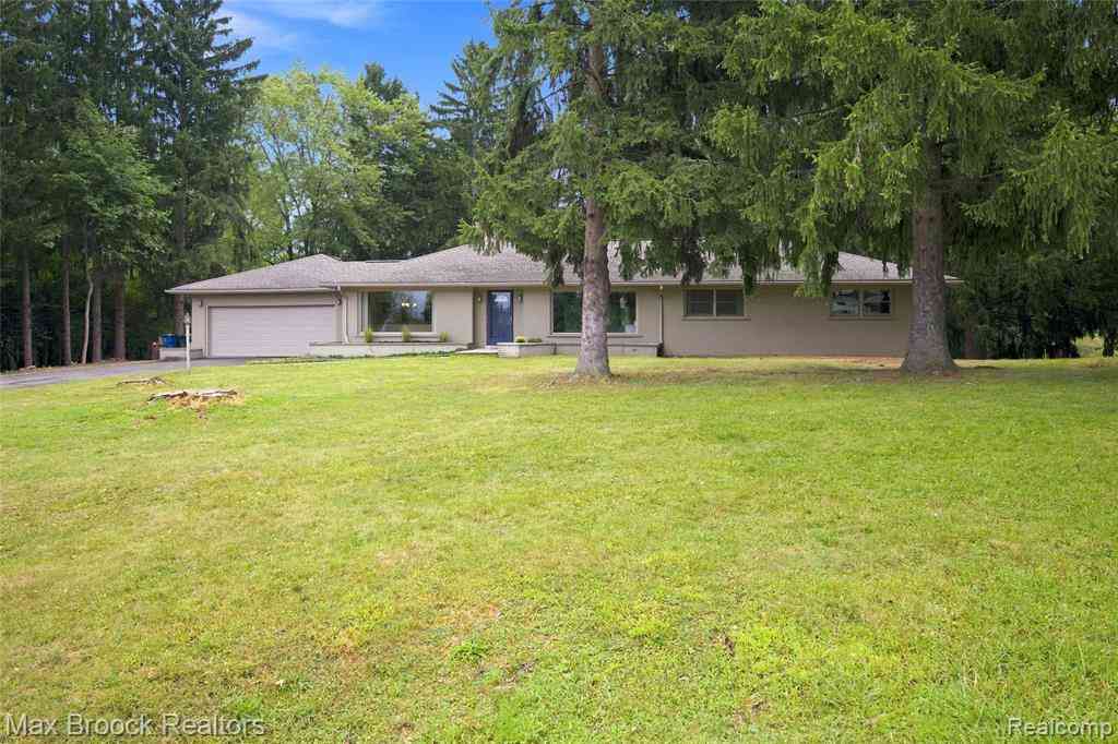 Homes For Sale - 1519 Groton Road <br/> Bloomfield Hills, MI 48302