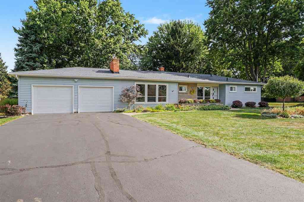 Homes For Sale - 336 Lakeshore Drive <br/> Battle Creek, MI 49015
