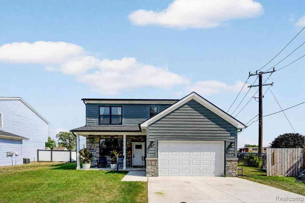 Homes For Sale - 25760 Groveland Street <br/> Roseville, MI 48066