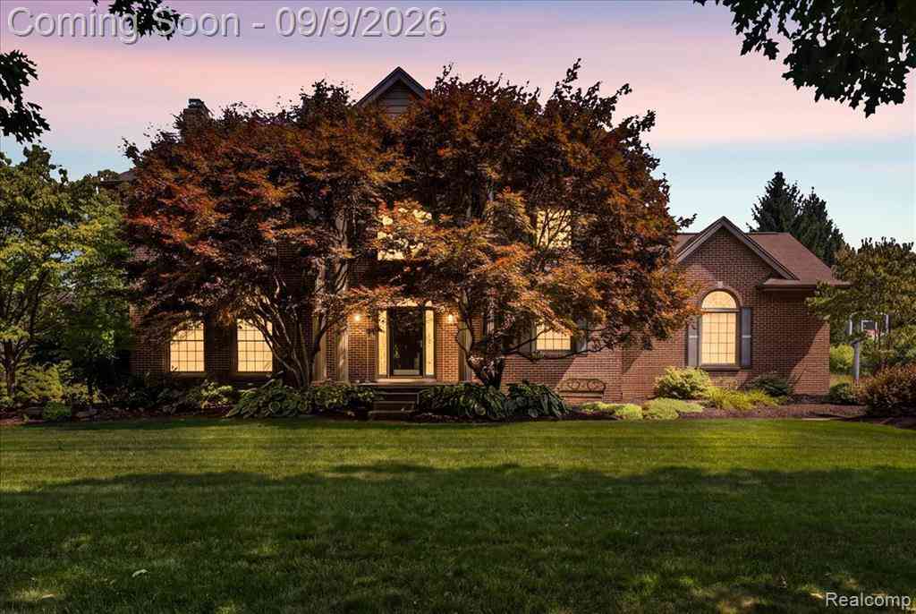 Homes For Sale - 24324 Lynwood Drive <br/> Oakland County, Novi, MI 48374