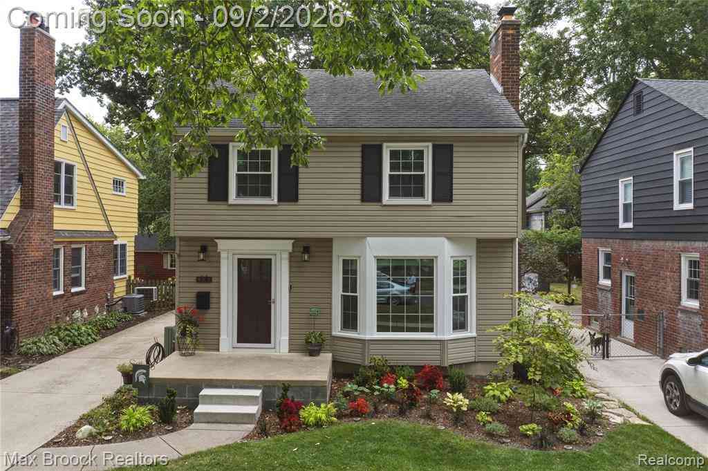 Homes For Sale - 522 S Connecticut Avenue <br/> Royal Oak, MI 48067
