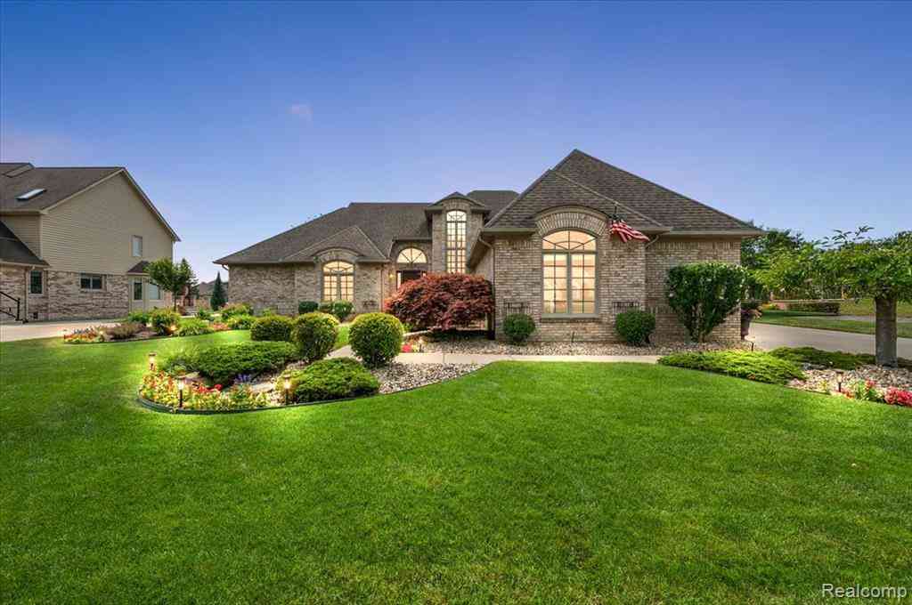 Homes For Sale - 3216 Lake Forest Drive <br/> Sterling Heights, MI 48314