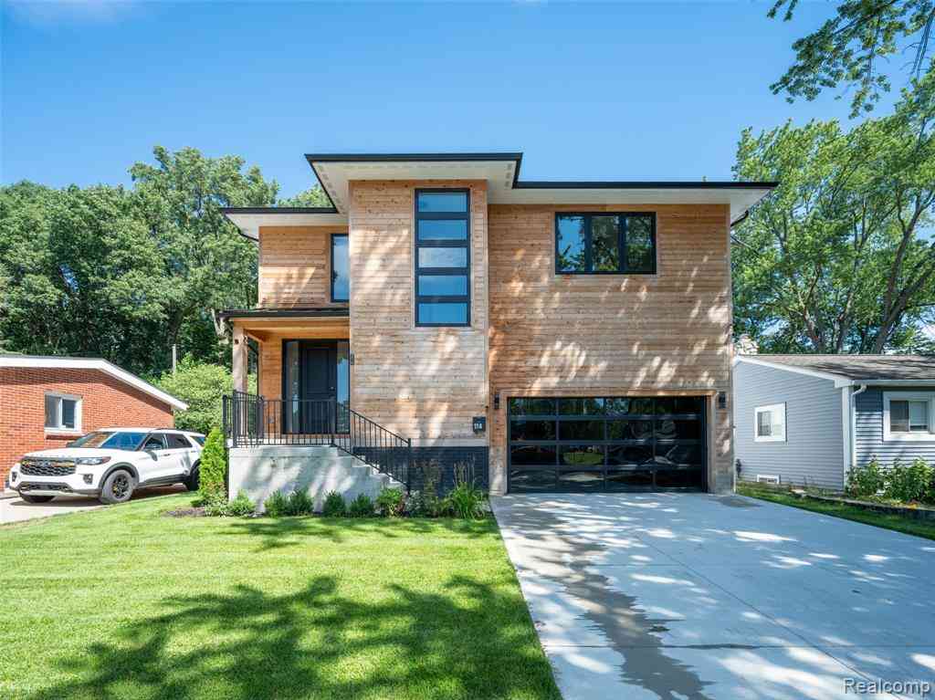 Homes For Sale - 216 W Bloomfield Avenue <br/> Royal Oak, MI 48073