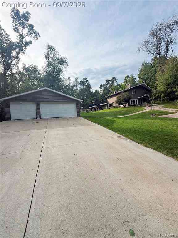 Homes For Sale - 20313 White Pine Boulevard <br/> Battle Creek, MI 49017