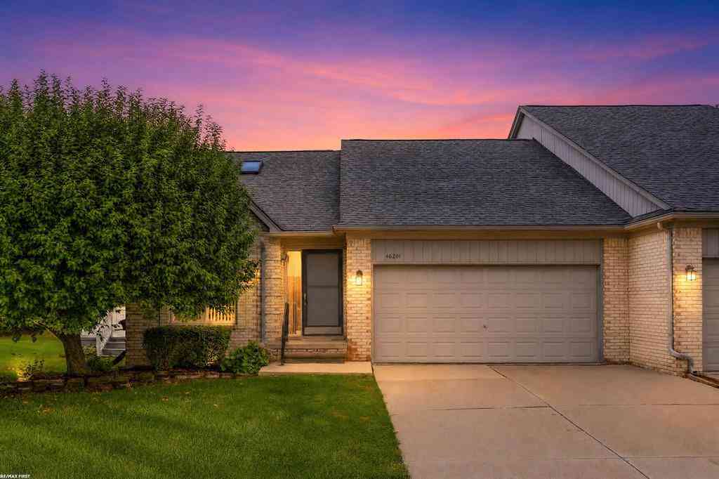 Condo For Sale - 46201 Bentley Circle <br/> Macomb, MI 48044