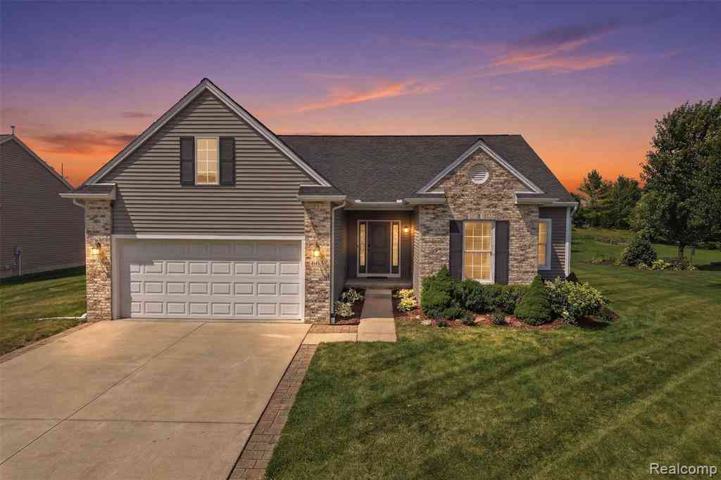 Homes For Sale - 665 Marblewood Lane <br/> Saline, MI 48176