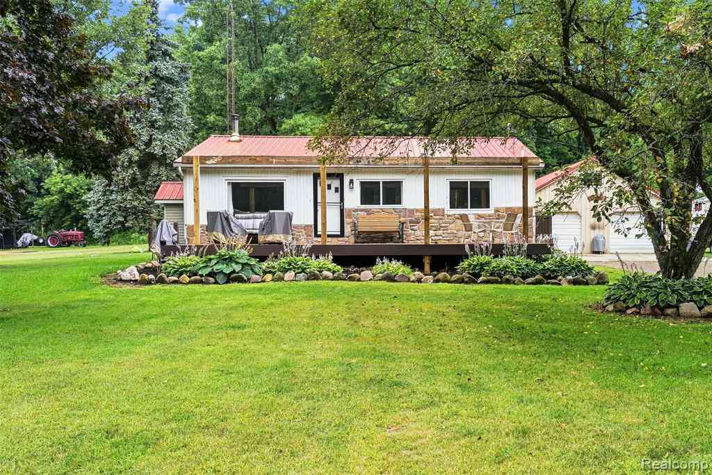 Homes For Sale - 3319 Valentine Road <br/> Lapeer County, Lapeer, MI 48446