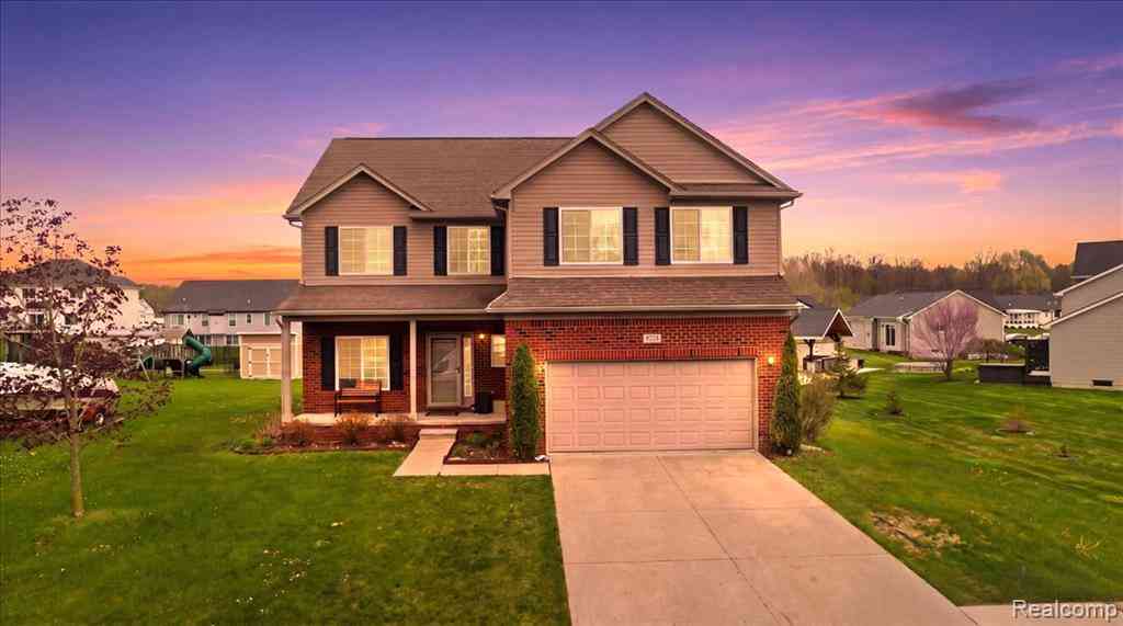 Homes For Sale - 8131 Peninsula Circle  <br/> Grand Blanc, MI 48439