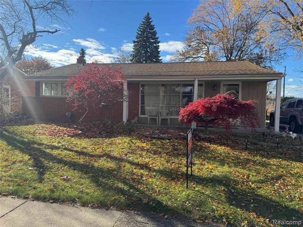 Homes For Sale - 32075 Saint Annes Dr Drive <br/> Warren, MI 48092