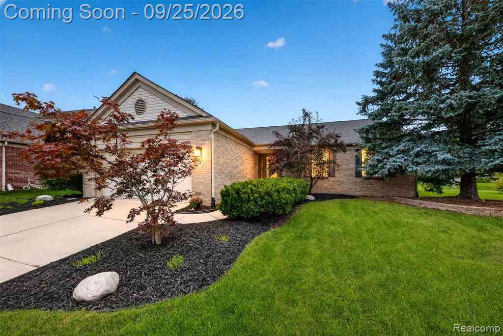 Homes For Sale - 4240 Sherwood Circle <br/> Canton, MI 48188