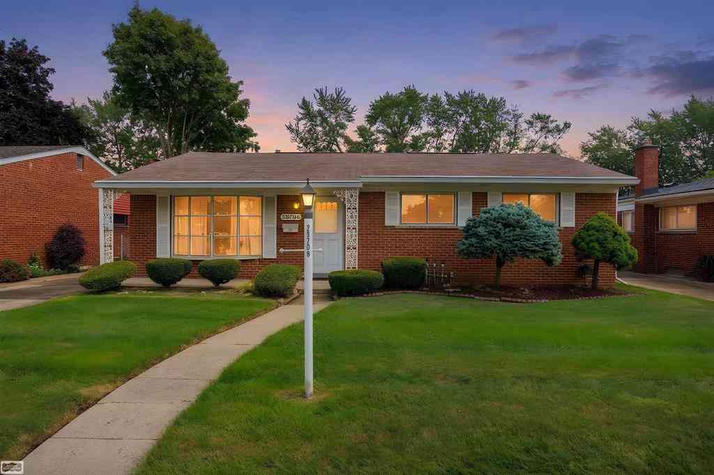 Homes For Sale - 25706 Loretta Avenue <br/> Warren, MI 48091