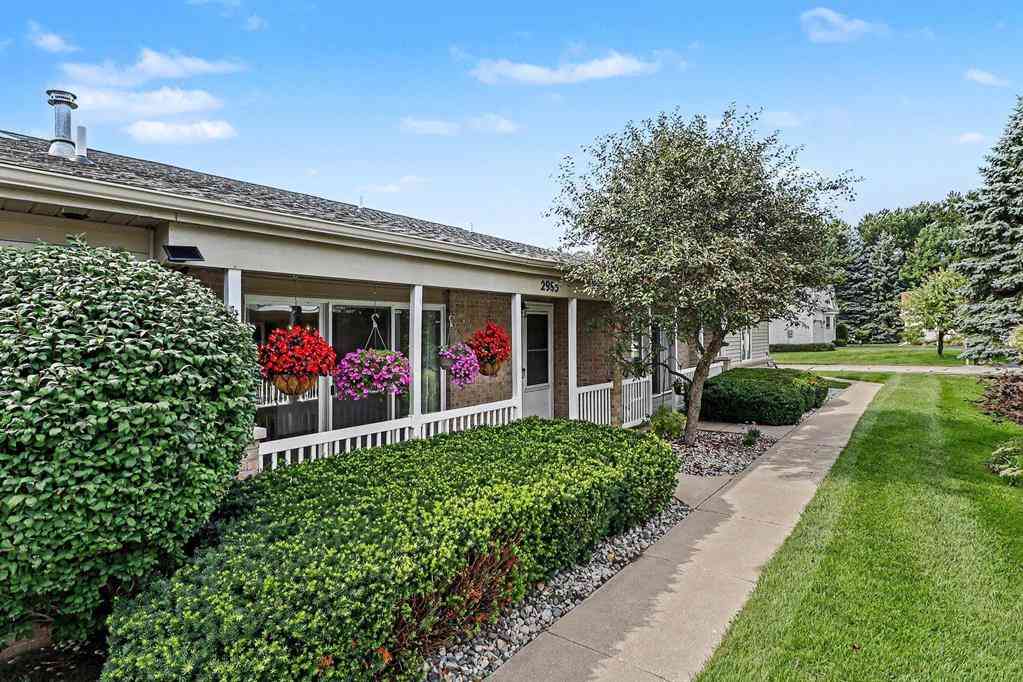 Condo For Sale - 2985 Emerald Isle <br/> Traverse City, MI 49684