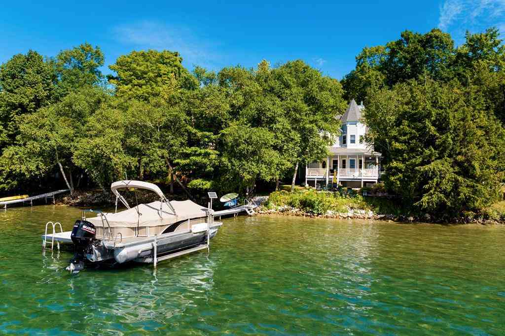 Homes For Sale - 10888 Quin Sig A Mond Lane <br/> Antrim County, Central Lake, MI 49622