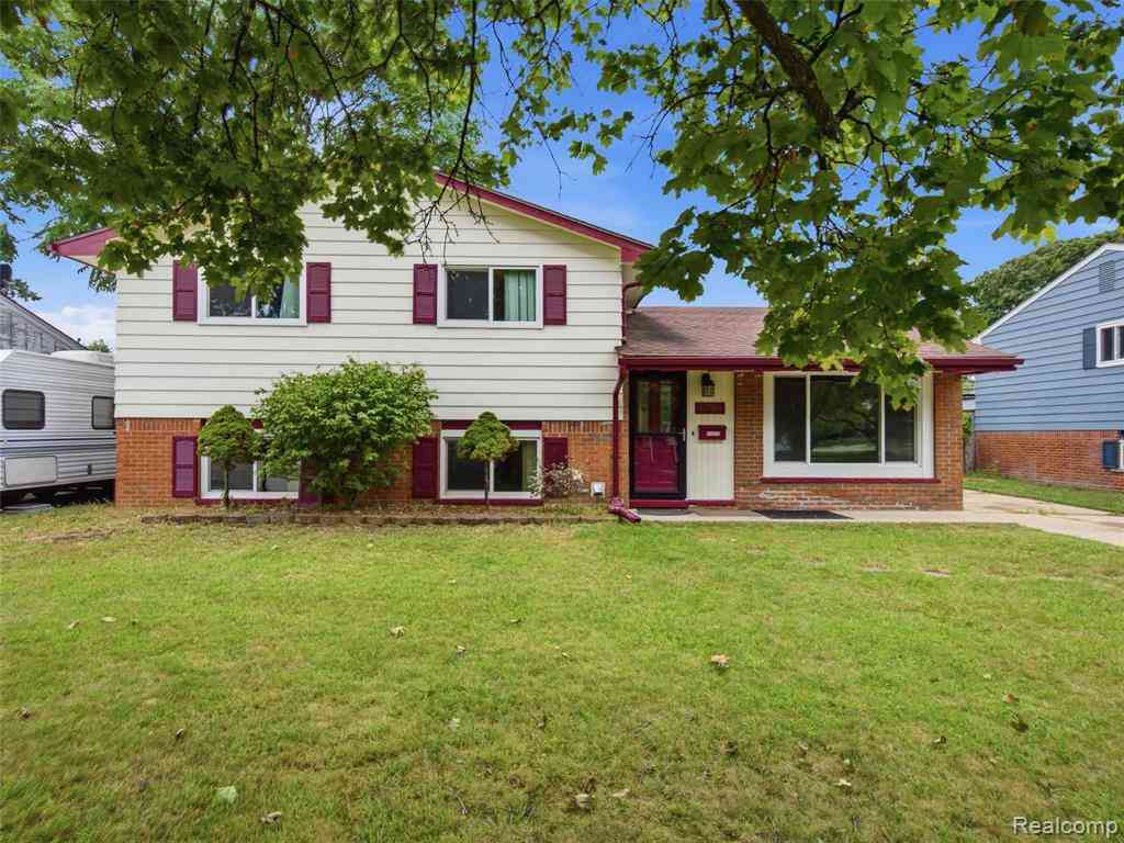 Homes For Sale - 6789 Chirrewa Street <br/> Westland, MI 48185